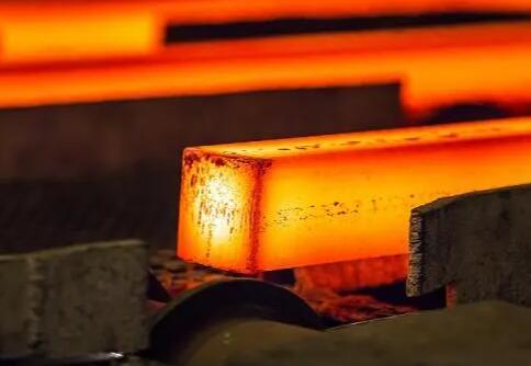 随着热轧卷价格超过1700美元 将买入5只炙手可热的钢铁股
