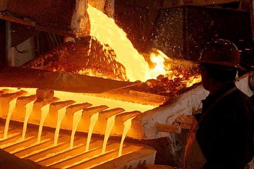 美国每周钢铁产量同比增长38%