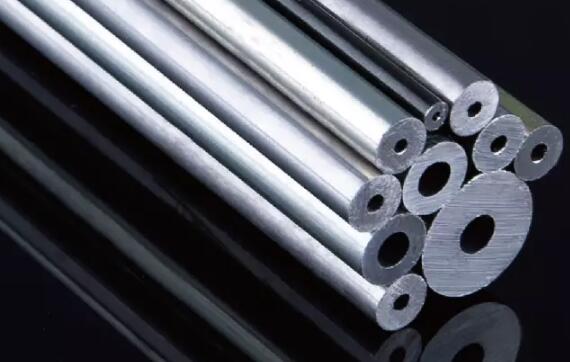 精密光亮管是由普通无缝钢管经精拔或冷轧加工而成的一种高精度钢管材料