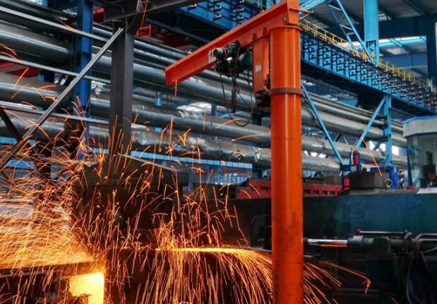 11月初中国钢铁产量同比下降20%