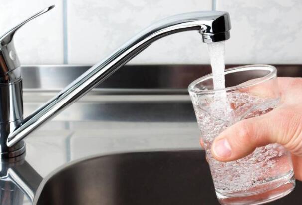 市政府通知部分居民镀锌管 符合安全饮用标准的水